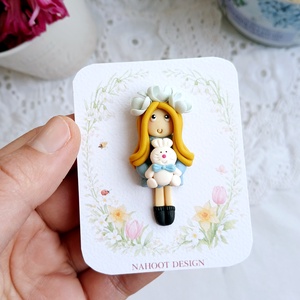 Broșă Fetita - bijuterii - mărțișor - Artynos.ro