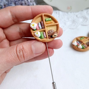 Broșă Bujor - bijuterii - broșe - Artynos.ro