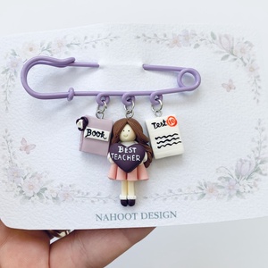 Broșă pe ac Best Teacher - bijuterii - mărțișor - Artynos.ro