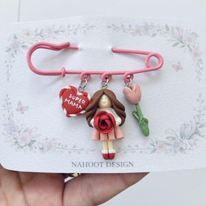 Broșă pe ac Mama - bijuterii - mărțișor - Artynos.ro