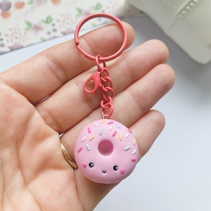 Breloc Gogosica, Genti si portofele, Accesorii genti, Breloc, , Breloc cu figurina lucrata manual din lut polimeric, sub forma de gogosica

Lungime totala: 8 cm
Di..., ARTYNOS