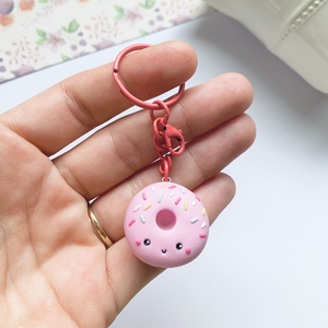 Breloc Gogosica - genți și portofele - accesorii genți - breloc - Artynos.ro