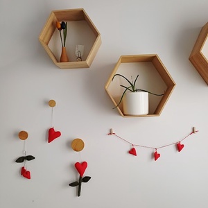 Floare decorativă handmade cu inimă, din material textil - casă & stil de viață - decorațiuni de casă - accesorii florale - flori la fir - Artynos.ro