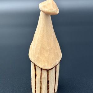 Gnom cioplit din lemn de tei - figurină unicat - accesorii de crăciun - decorațiuni de crăciun de casă - decorațiuni pentru casă de crăciun - Artynos.ro