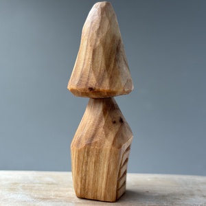Ciupercuță Căsuță din Lemn de Tei  Sculptură Unicat - accesorii de crăciun - cadou tematic de moș crăciun, decorațiuni - decor de interior moș crăciun - Artynos.ro