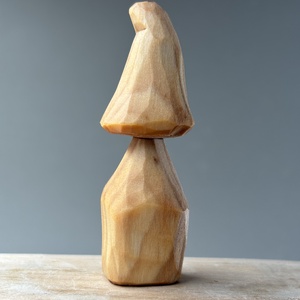 Ciupercuță Căsuță din Lemn de Tei  Sculptură Unicat - accesorii de crăciun - cadou tematic de moș crăciun, decorațiuni - decor de interior moș crăciun - Artynos.ro