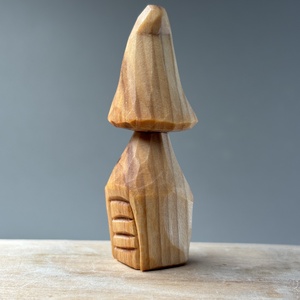 Ciupercuță Căsuță din Lemn de Tei  Sculptură Unicat - accesorii de crăciun - cadou tematic de moș crăciun, decorațiuni - decor de interior moș crăciun - Artynos.ro