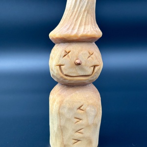 Om de Zăpadă din Lemn de Tei  Sculptură Handmade - Artynos.ro
