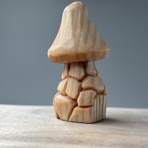 Ciupercuță căsuță - figurină unicat  - accesorii de crăciun - decorațiuni de crăciun de casă - spiriduși de crăciun, figurine - Artynos.ro