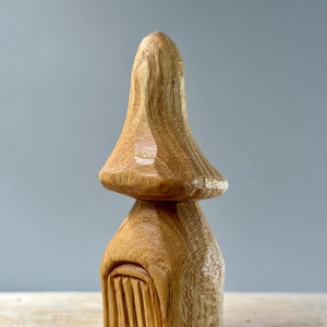 Ciupercuță căsuță din lemn de dud - figurină unicat - arte vizuale și accesorii  - sculptură - statuie lemn - Artynos.ro