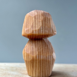 Ciupercă-căsuță din lemn de tei - figurină unicat - arte vizuale și accesorii  - sculptură - statuie lemn - Artynos.ro