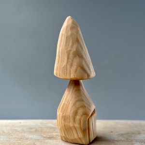 Ciupercuță căsuță - figurină unicat - arte vizuale și accesorii  - sculptură - statuie lemn - Artynos.ro