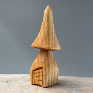 Ciupercuță Căsuță din Lemn de Tei  Sculptură Unicat - arte vizuale și accesorii  - sculptură - statuie lemn - Artynos.ro