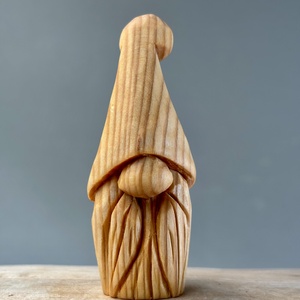 Gnom din lemn de tei - figurină unicat - Artynos.ro