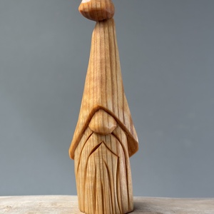 Vrăjitor din lemn de tei - figurină unicat - accesorii de crăciun - cadou tematic de moș crăciun, decorațiuni - decor de interior moș crăciun - Artynos.ro