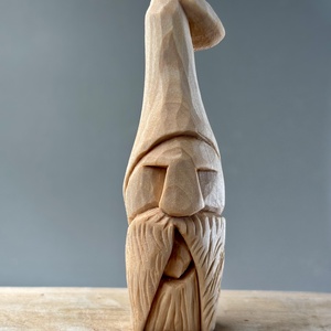 Vrăjitor sculptat manual din lemn de tei  figură decorativă unică - accesorii de crăciun - cadou tematic de moș crăciun, decorațiuni - cadouri de moș crăciun - Artynos.ro
