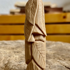 Omul Pădurii  sculptură handmade din lemn, simbol al naturii - Artynos.ro