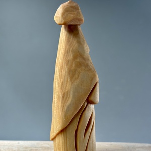 Vrăjitor sculptat din lemn de tei  decor magic handmade pentru iubitorii de fantezie - accesorii de crăciun - cadou tematic de moș crăciun, decorațiuni - cadouri de moș crăciun - Artynos.ro