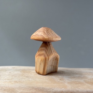 Ciupercuță căsuță sculptată manual din lemn de tei  decor rustic și natural, , Sculptură, Prelucrarea lemnului, ARTYNOS