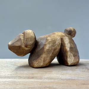 Cățeluș decorativ din lemn de tei  sculptură artizanală - accessorii și unelte - accesorii decorative - figurine - Artynos.ro