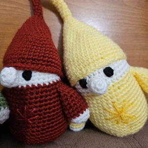 Moși de iarnă croșetați - crăciun - cadouri de moș crăciun - decor cu moș crăciun - Artynos.ro