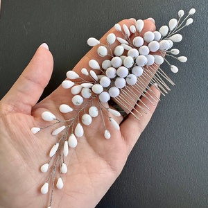 Pieptăn par mireasa, margele albe, Accesorii nuntă, Ornamente de păr de nuntă, Accesorii păr nuntă, Confecționarea bijuteriilor, ARTYNOS