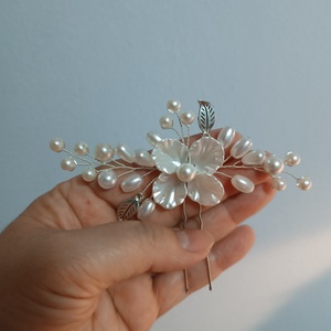 Pieptan par perle albe sidefate - accesorii nuntă - ornamente de păr de nuntă - ornamente de păr mireasă - Artynos.ro