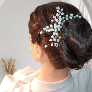 Pieptan par perle albe, Accesorii nunta, Ornamente de par de nunta, Ornamente de par mireasa, Confectionarea bijuteriilor, Accesoriu par, elegant, deosebit, versatil. 
Cu un design propriu, este creeat prin tehnica modelar..., ARTYNOS