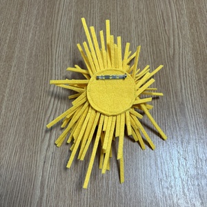 Broșă colorată  - bijuterii - broșe - Artynos.ro