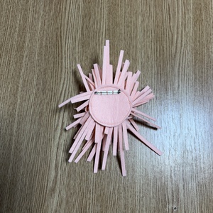 Broșă roz somon - bijuterii - broșe - Artynos.ro