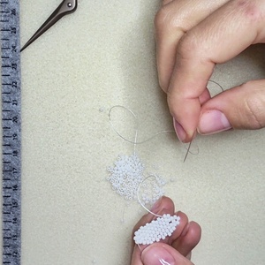 Cercei ghiocei  lucrați manual cu mărgele  - bijuterii - cercei - cercei din mărgele - Artynos.ro