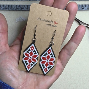 Cercei motive traditionale - bijuterii - cercei - cercei din mărgele - Artynos.ro