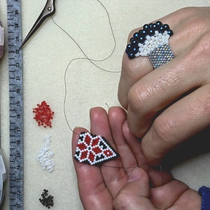 Cercei motive traditionale - bijuterii - cercei - cercei din mărgele - Artynos.ro