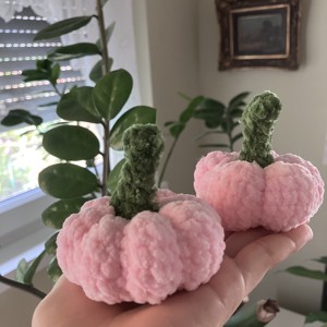 Set de dovleci crosetati – 2 bucati , , , 2 dovleci din chenila, cu diametrul de 8 cm. 
, ARTYNOS