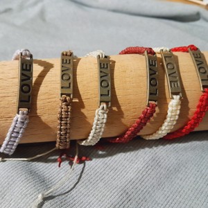 Brățară Makrané cu bandă metalică Love -  - Artynos.ro
