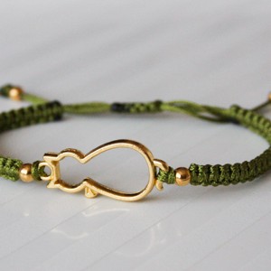 Brățară macramé împletită - Pisică verde măslinie -  - Artynos.ro