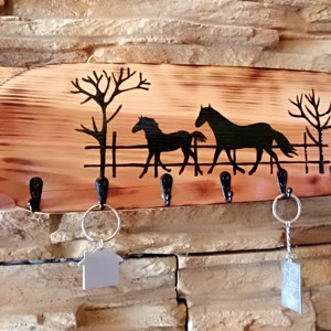 Breloc de perete din lemn cu cai - casă & stil de viață - accesorii pentru decorat casa - decorațiuni de pereți, decorațiuni suspendate - suport pentru chei - Artynos.ro