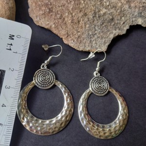 Cercei in formă de cerc, decorați individual  - bijuterii - cercei - cercei hoops - Artynos.ro