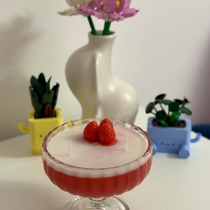 Lumânarea parfumata Strawberry Martini - casă & stil de viață - lumânări, parfumuri, arome - ceară parfumată - Artynos.ro
