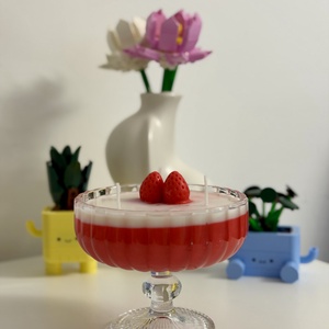 Lumânarea parfumata Strawberry Martini - casă & stil de viață - lumânări, parfumuri, arome - ceară parfumată - Artynos.ro