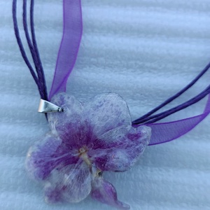 Pandantiv din mini orhidee Phalaenopsis  - bijuterii - coliere - coliere cu pandative - Artynos.ro