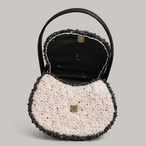 Geantă handmade croșetată alb-negru cu model geometric � NomiS - genți și portofele - geantă pentru cumpărături - săculeț de pâine - Artynos.ro