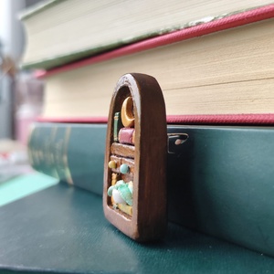 Broșă Bibliotecă to go - bijuterii - broșe - Artynos.ro