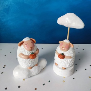 Figurină decorativă Oiță cu Dovleac - casă & stil de viață - decorațiuni de casă - decorațiuni de masă și rafturi - decorațiuni de masă - Artynos.ro