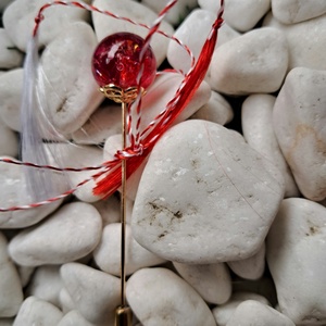 Martisor Candy pin rosu - bijuterii - mărțișor - Artynos.ro