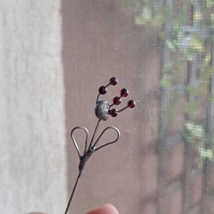 Martisor Ugly flower - bijuterii - mărțișor - Artynos.ro