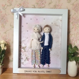 Cadou de felicitare pentru bunica - cu figuri macramé personalizabile -  - Artynos.ro