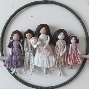 Cadou de Craciun - portret de familie macramé personalizat pe un cerc (25 cm), Craciun, Cadouri de Mos Craciun, Cadouri de Mos Craciun, , ARTYNOS