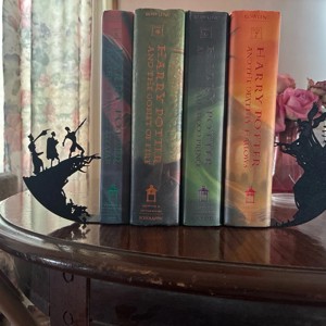 Sculptura de carte Harry Potter și Talismanele Morții (Harry Potter and the Deathly Hallows) - casă & stil de viață - accesorii pentru decorat casa - decorațiuni de masă și decorațiuni pentru rafturi  - suport carte - Artynos.ro