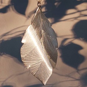 Colier LEVEL cu design minimalist din aluminiu lucios și ușor -  - Artynos.ro Colier LEVEL cu design minimalist din aluminiu lucios și ușor -  - Artynos.ro